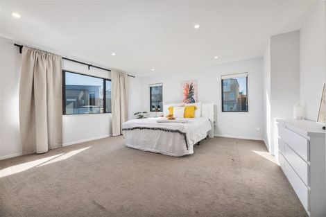 Photo of property in 25 Tautoru Avenue, Orewa, 0931