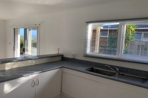 Photo of property in 2/20 Pemberton Avenue, Bayview, Auckland, 0629