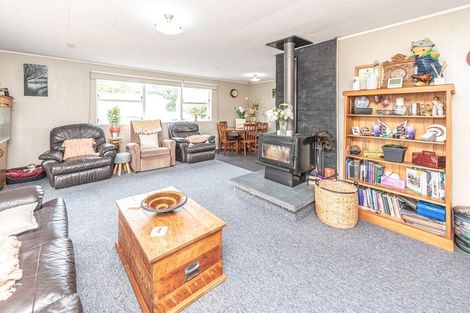 Photo of property in 181a Bridge Street, Bulls, 4818