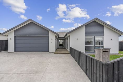 Photo of property in 129 Aviemore Drive, Highland Park, Auckland, 2010
