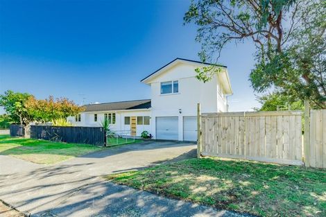 Photo of property in 1 Hadfield Place, Paraparaumu Beach, Paraparaumu, 5032