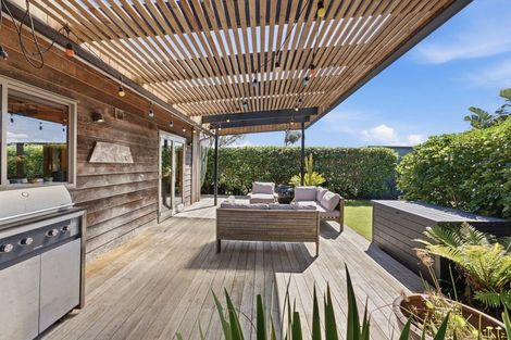 Photo of property in 72d Wairau Road, Oakura, 4314