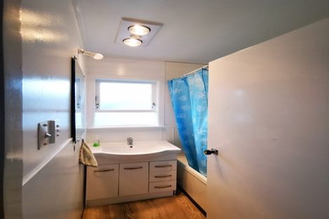 Photo of property in 1/88 Tirimoana Road, Te Atatu South, Auckland, 0602