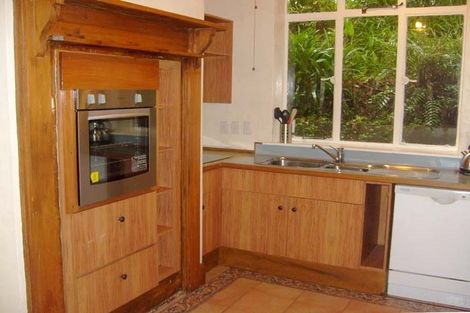 Photo of property in 83 Bolton Street, Kelburn, Wellington, 6012