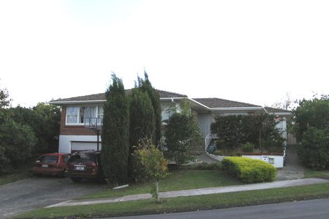 Photo of property in 4 The Rosebowl, Sunnyhills, Auckland, 2010