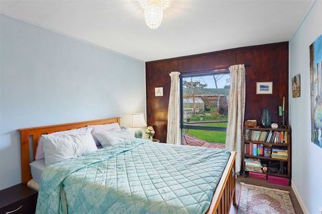 Photo of property in 43 Pehi Kupa Street, Waikanae, 5036