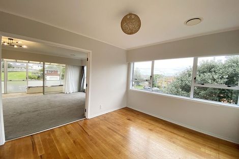Photo of property in 3 Larne Avenue, Pakuranga Heights, Auckland, 2010