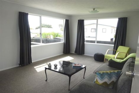 Photo of property in 4 Leaming Place, Clarks Beach, 2122