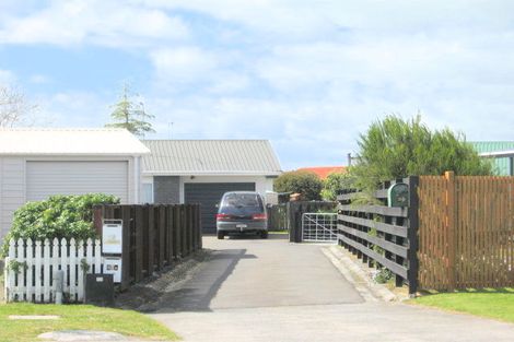 Photo of property in 37a Evans Road, Papamoa Beach, Papamoa, 3118