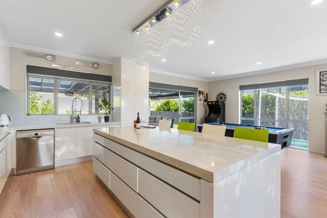 Photo of property in 13 Eastview Crescent, Stanmore Bay, Whangaparaoa, 0932