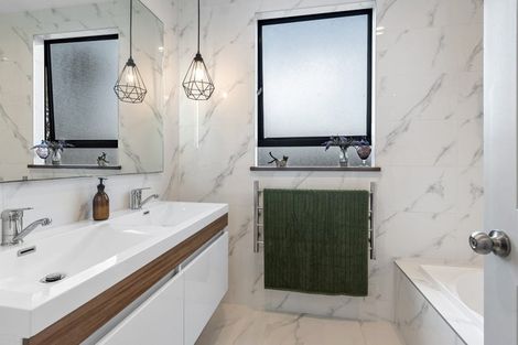 Photo of property in 28 Fitzwilliam Drive, Torbay, Auckland, 0630