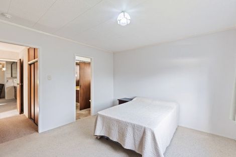 Photo of property in 110 Pioneer Road, Moturoa, New Plymouth, 4310
