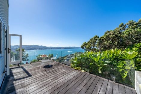 Photo of property in 35 Palliser Road, Roseneath, Wellington, 6011