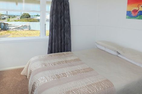 Photo of property in 38 Pratt Avenue, Foxton Beach, Foxton, 4815