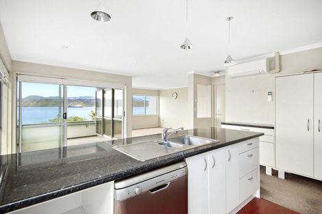 Photo of property in 2/275 Karaka Bay Road, Karaka Bays, Wellington, 6022