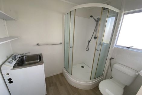 Photo of property in 40 West Coast Road, Glen Eden, Auckland, 0602