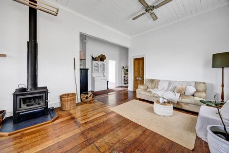 Photo of property in 207 Egmont Street, Patea, 4520