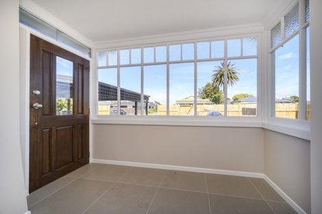 Photo of property in 17 Stewart Crescent, Hokowhitu, Palmerston North, 4410