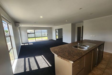 Photo of property in 360 One Tree Point Road, One Tree Point, 0118