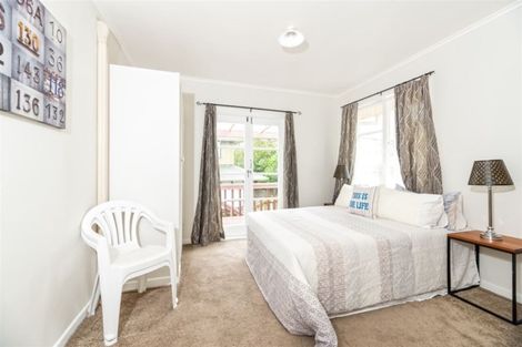 Photo of property in 87 Godley Road, Green Bay, Auckland, 0604