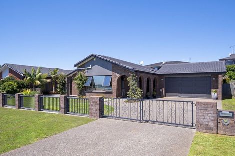 Photo of property in 5 Falstaff Place, Half Moon Bay, Auckland, 2012