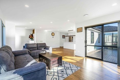 Photo of property in 11 Silver Beech Street, Takanini, 2110