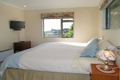 Photo of property in 46a Baylands Drive, Newlands, Wellington, 6037