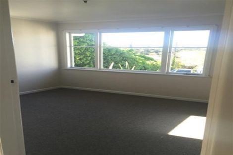 Photo of property in 21 Park Road, Glenfield, Auckland, 0629