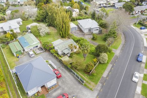 Photo of property in 11 Awaroa Road, Sunnyvale, Auckland, 0612