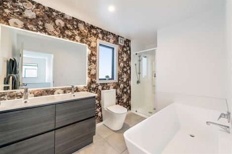 Photo of property in 77 Canon Street, St Albans, Christchurch, 8014