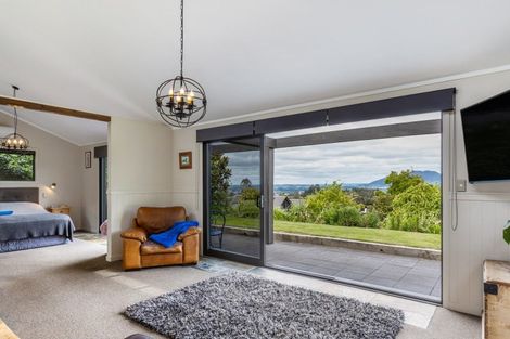 Photo of property in 15 Cameron Drive, Acacia Bay, Taupo, 3385