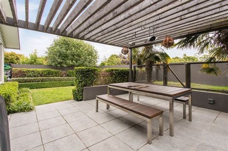 Photo of property in 26 Grahams Road, Ilam, Christchurch, 8041