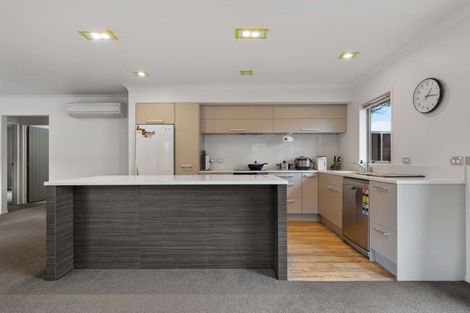 Photo of property in 117a Kawaha Point Road, Kawaha Point, Rotorua, 3010