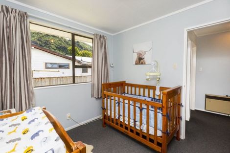 Photo of property in 2/6 Gemstone Drive, Birchville, Upper Hutt, 5018