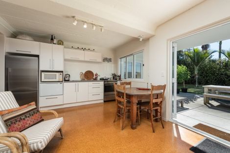 Photo of property in 96 Marine Parade, Mount Maunganui, 3116