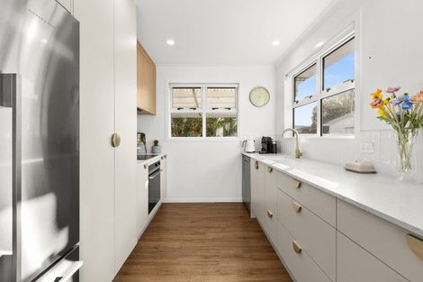 Photo of property in 19 Frickleton Street, Taradale, Napier, 4112