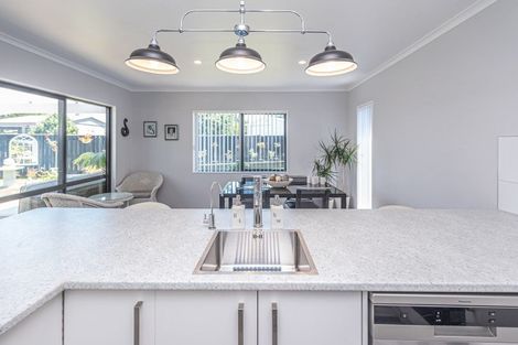 Photo of property in 13 Kamahi Street, Castlecliff, Whanganui, 4501