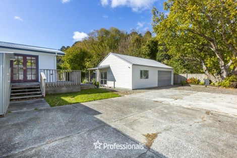 Photo of property in 14 Molloys Road, Te Marua, Upper Hutt, 5018