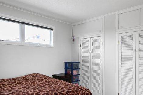 Photo of property in 1 Marewa Street, Te Atatu South, Auckland, 0610