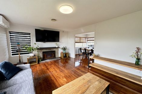 Photo of property in 2 Thomas Rea Place, Te Atatu South, Auckland, 0610