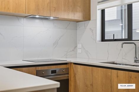 Photo of property in 2/5g Newelm Lane, Flat Bush, Auckland, 2019