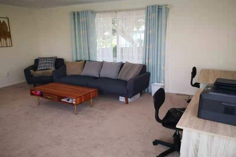 Photo of property in 129 Oaktree Avenue, Browns Bay, Auckland, 0630