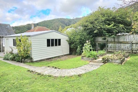 Photo of property in 8 Cleland Crescent, Naenae, Lower Hutt, 5011