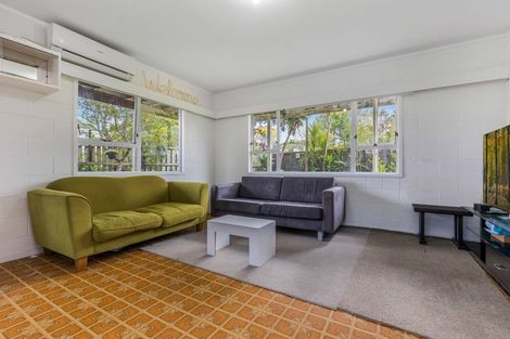 Photo of property in 12 Finlow Drive, Te Atatu South, Auckland, 0610