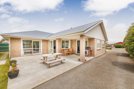 Photo of property in 8 Roots Street West, Feilding, 4702