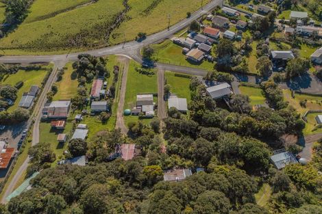 Photo of property in 4 Moana Crescent, Kennedy Bay, Coromandel, 3583