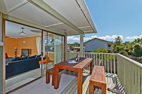 Photo of property in 2 Corric Hill, Torbay, Auckland, 0630