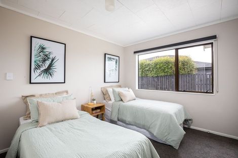 Photo of property in 42 Heta Road, Highlands Park, New Plymouth, 4312