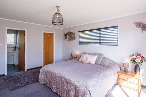 Photo of property in 92 Eatwell Avenue, Paraparaumu Beach, Paraparaumu, 5032