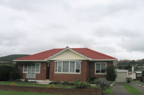 Photo of property in 1 Davies Street, Tawa, Wellington, 5028